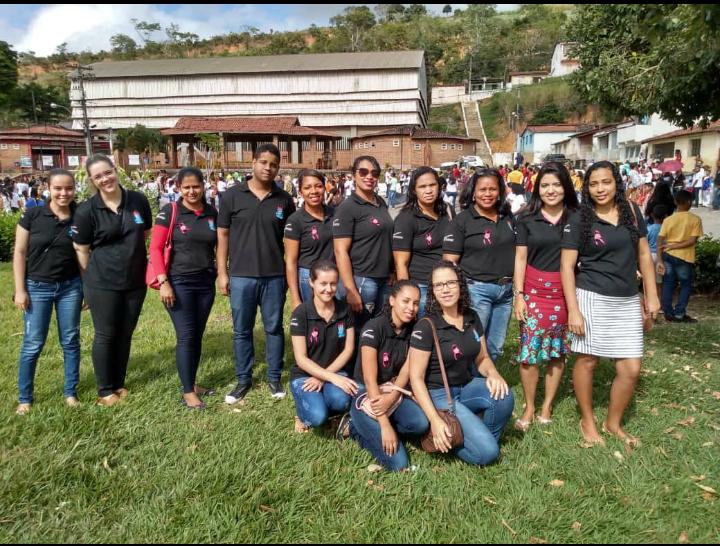 Participação dos alunos do Polo UAN Mundo Novo no aniversário da cidade